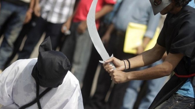 Chính quyền Saudi thực thi án tử hình thường theo cách chặt đầu công khai - Ảnh: AFP
