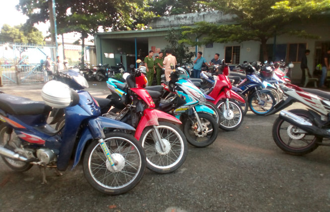 Phương tiện bị Công an Q.9 bắt quả tang tham gia tụ tập, đua xe trái phép rạng sáng 23-10 - Ảnh H.L