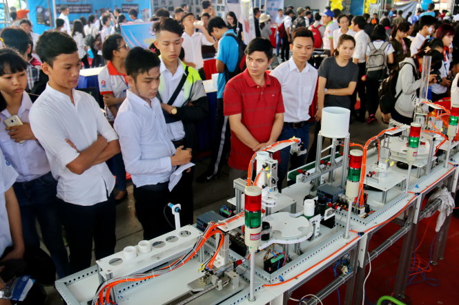 Anh Lâm Đình Thắng (phó bí thư thường trực Thành đoàn, chủ tịch Hội Sinh viên VN TP.HCM)