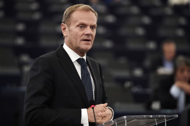 Chủ tịch hội đồng châu Âu Donald Tusk công bố EU và Canada sẽ ký kết hiệp định CETA vào chủ nhật tuần này (30-10) - Ảnh: AFP