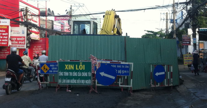 Tấm bảng xin lỗi và 