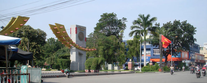 Công viên Lê Thị Riêng (Q.10, TP.HCM) sáng 11-11. Trước 1983 là nghĩa địa Đô Thành Chí Hòa, nằm sát và bên ngoài đường Bắc Hải (Q.Tân Bình) - Ảnh: M.C.