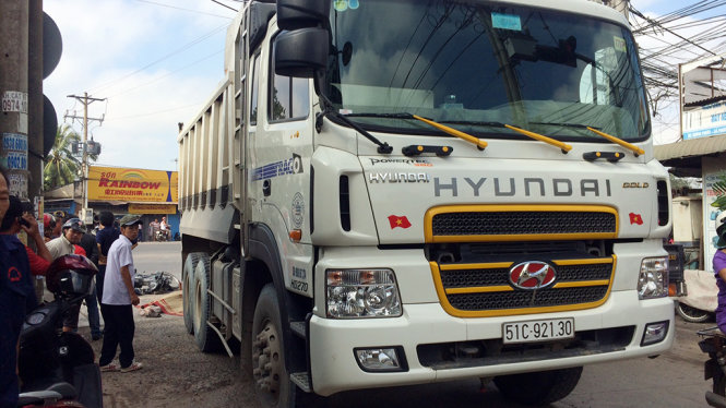 Chiếc xe ben trong vụ tai nạn - Ảnh: ĐỨC TRONG