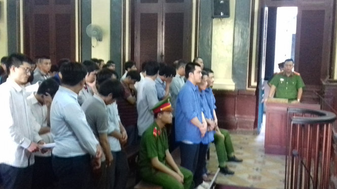 Các bị cáo tại tòa - Ảnh: TUYẾT MAI