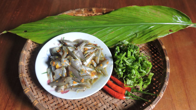 Nguyên liệu cho món cá trũ kho lá nghệ - món ngon hầu như gia đình nào cũng thích