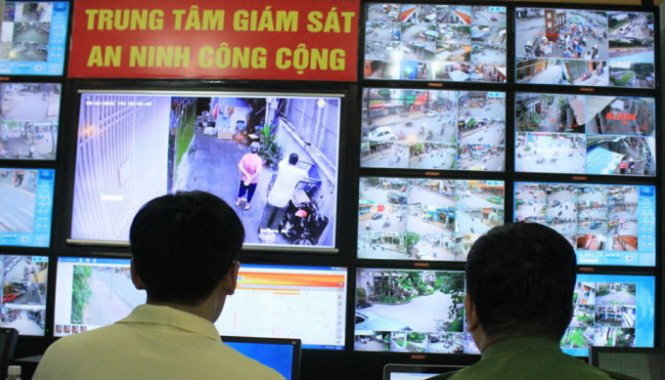 Trung tâm giám sát camera an ninh nơi công cộng tại trụ sở Công an quận 5 Ảnh: SƠN BÌNH