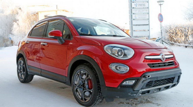 Abarth 500X của Fiat dự kiến làm mưa làm gió trong phân khúc crossover 2017 - Ảnh: Autocar