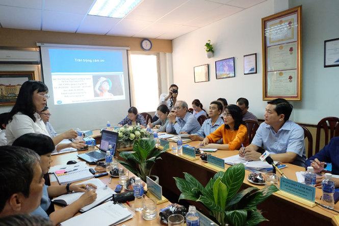 Bí thư Thành ủy TP Đinh La Thăng làm việc với Quỹ CEP - Ảnh: VŨ THỦY