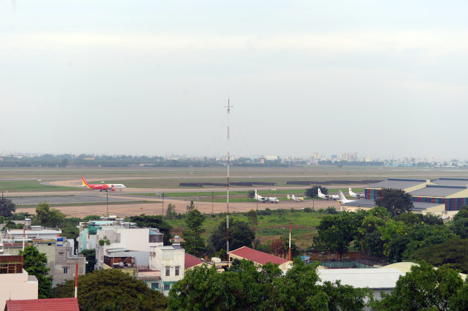 Khu đất mà Bộ Quốc phòng bàn giao để mở rộng sân bay Tân Sơn Nhất - Ảnh: HỮU KHOA