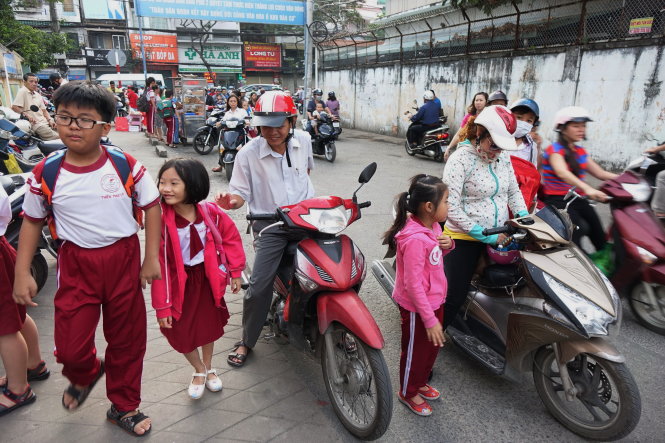 Quận Bình Thạnh lùi giờ học nửa tiếng, cô trò...nhẹ nhõm