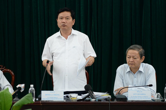 Bí thư Thành uỷ Đinh La Thăng phát biểu chỉ đạo tại buổi làm việc với Huyện Bình Chánh, sáng 11-1-2017 - Ảnh: TỰ TRUNG
