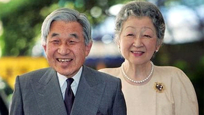 Nhật hoàng Akihito và Hoàng hậu Michiko - Ảnh: AP