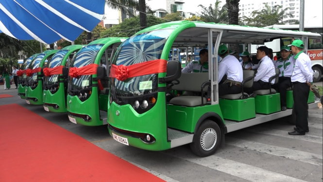Những chiếc xe buýt điện đầu tiên tại TPHCM đi vào hoạt động -Ảnh Chế Thân