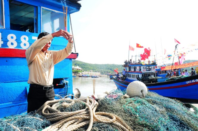 Tết thuyền với những nghi thức cúng tàu, cúng biển mẹ-Ảnh: Trần Mai