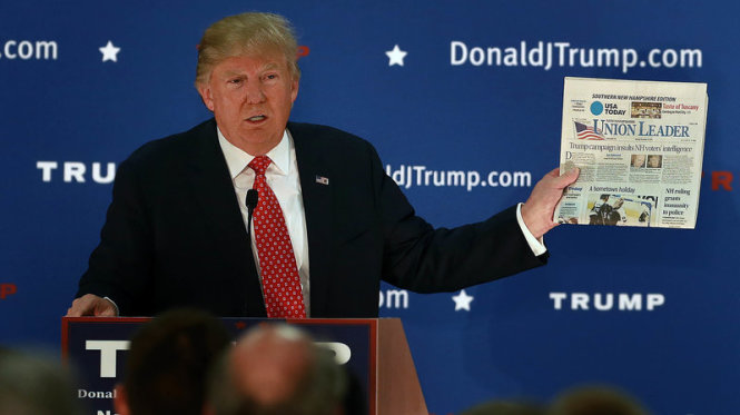 Từ giai đoạn tranh cử, ông Donald Trump đã nhiều lần dùng dẫn chứng với báo chí - Ảnh: AFP