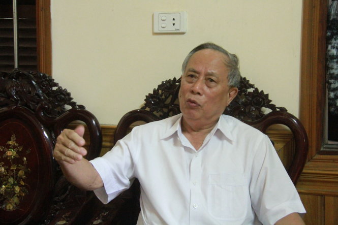 Ông Đào Văn Tinh nhớ lại thời đi xây hồ Kẻ Gỗ - Ảnh: Tấn Vũ