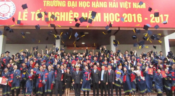 Sinh viên ĐH Hàng hải VN trong ngày tốt nghiệp