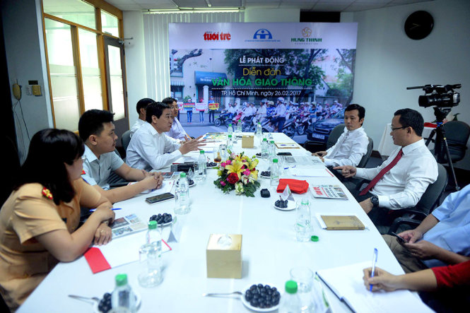 Diễn đàn Văn hoá giao thông tại báo Tuổi Trẻ sáng 26-2 - Ảnh: HỮU KHOA
