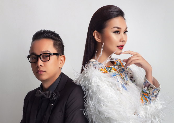 Nhà thiết kế Nguyễn Công Trí và người mẫu Thanh Hằng trong bộ sưu tập No.10 - Ảnh: Tang Tang