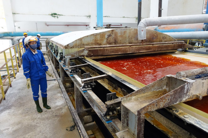 Ươm mầm hyrat, giai đoạn quan trọng để sản xuất alumin và cũng la công đoạn phát sinh nhiều chất thải nguy hại. Do vậy, nhiều người dân sống xung quanh tổ hợp bo6xit Tân Rai (Bảo Lâm, Lâm Đồng) đã kiến nghị được di dời ra xa tổ hợp bo6xit - Ảnh: Mai Vinh