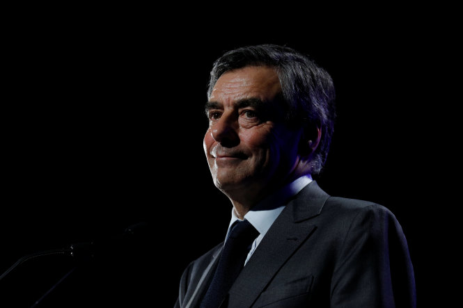 Ông Francois Fillon, ứng cử viên tổng thống Pháp 2017, phát biểu tại một sự kiện vận động tranh cử tại Caen, Pháp ngày 16-3-2017 - Ảnh: Reuters