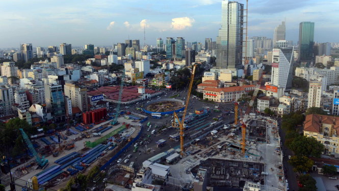 Nhà ga trung tâm Bến Thành (Q.1, TP.HCM) trong lòng đất phía trước chợ Bến Thành và công viên 23-9 được thiết kế đường ngầm để đi lên vỉa hè khu vực xung quanh -
Ảnh: HỮU KHOA