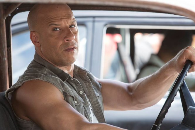Dominic sẻ phản bội đại gia đình trong Fast 8? - Ảnh: CGV