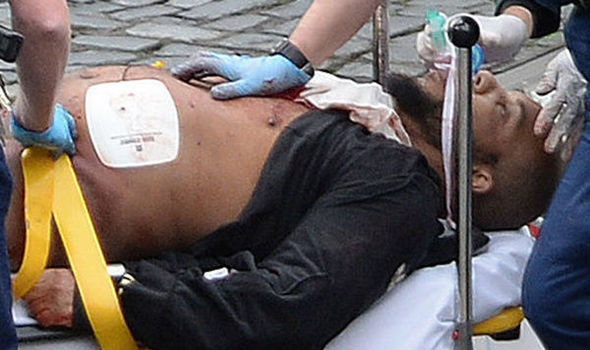 Tên Khalid Masood bị bắn chết tại chỗ ở khuôn viên tòa nhà Quốc hội Anh - Ảnh: PA