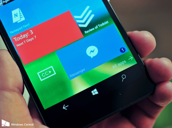 Ứng dụng Messenger của Facebook sẽ không còn hoạt động trên hệ điều hành Windows phone 8.0 và 8.1. - Ảnh: Windows Central