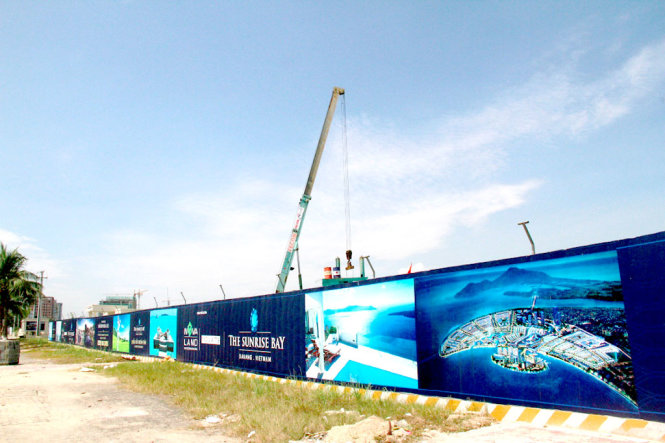 Dự án The Sunrise Bay Đà Nẵng đang bị dừng thi công.Ảnh: Đoàn Cường
