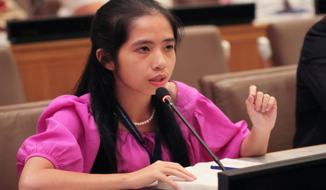 Tường Vy phát biểu tại trụ sở Liên Hiệp Quốc (New York, Mỹ) năm 2014 tại chương trình UNAOC - EF Summer School - Ảnh: UNAOC-EF