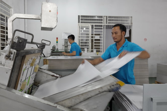 Các ngân hàng cho rằng cần có chính sách riêng để ngân hàng có thể đẩy mạnh cho vay tín chấp với các doanh nghiệp vừa và nhỏ - Ảnh: T.V.N.