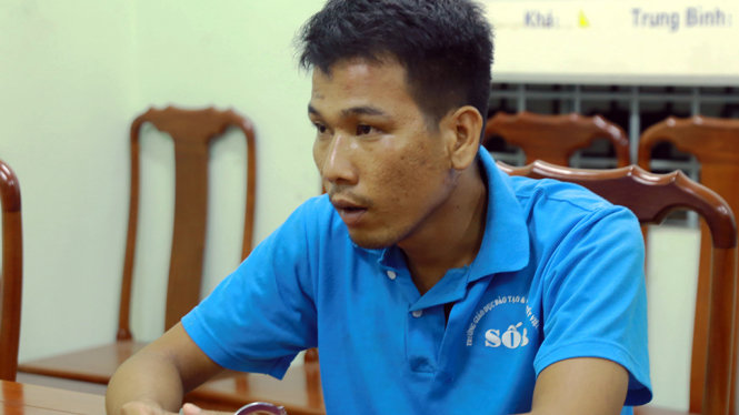 Đối tượng Nguyễn Thành Phong tại cơ quan công an - Ảnh: H.N