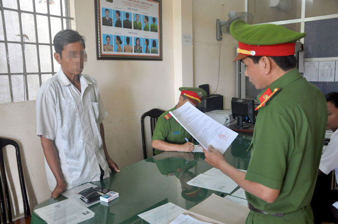 Nghi phạm Trương Văn Nhứt tại cơ quan công an - Ảnh: HUY PHÁCH