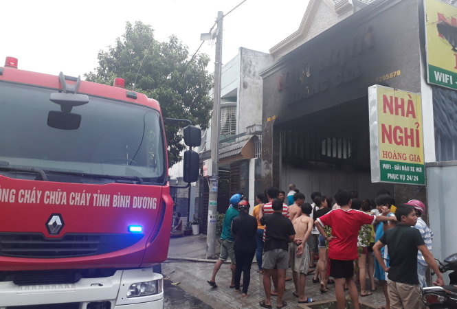 Hiện trường vụ cháy nhà nghỉ chiều 23-4 - Ảnh: XUÂN AN