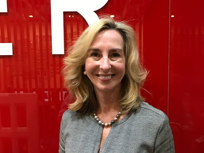 Bà Kerry Healey