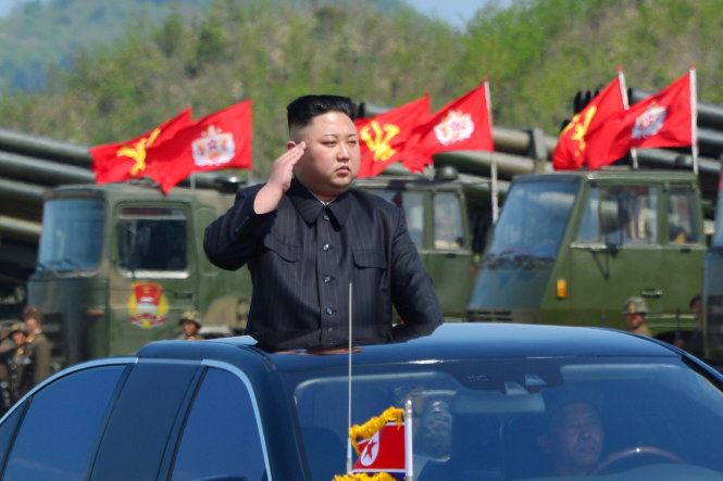 Nhà lãnh đạo Triều Tiên Kim Jong Un tham dự lễ kỷ niệm 85 năm thành lập Quân đội Nhân dân Triều Tiên ngày 26-4 vừa qua - Ảnh: KCNA/Reuters