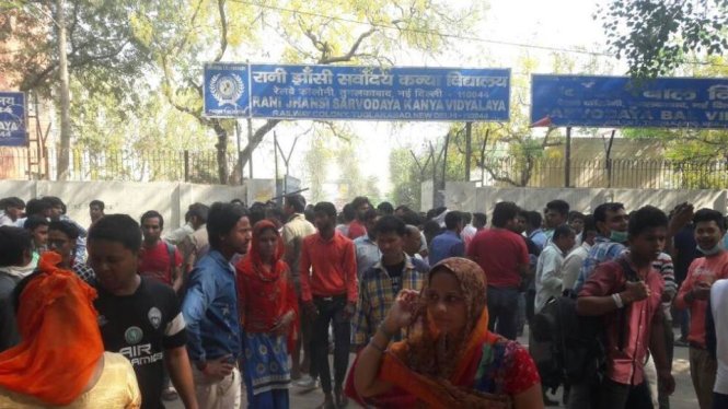 Các học sinh của trường nữ học Rani Jhansii tại Tughlakabad, phía nam thủ đô Delhi - Ảnh: Hindustantimes