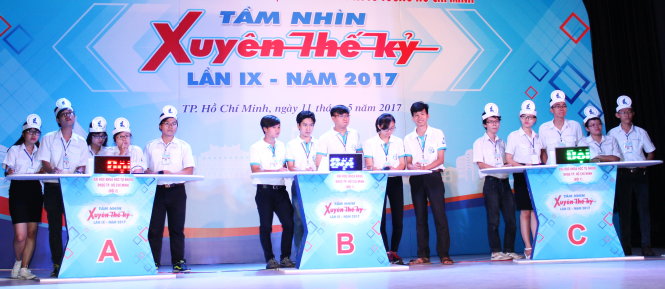 Các đội tuyển thi chung kết để chọn đội chiến thắng vào trận chung kết xếp hạng hội thi năm 2017 - Ảnh: Q.NG.