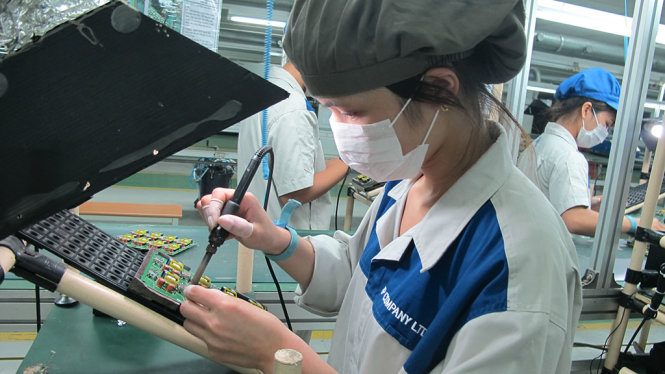 Dù cùng sản xuất công nghiệp hỗ trợ nhưng nhiều doanh nghiệp tư nhân không nhận được nhiều hỗ trợ như khu vực FDI. Trong ảnh: sản xuất công nghiệp hỗ trợ tại một doanh nghiệp VN Ảnh: Thanh Hương