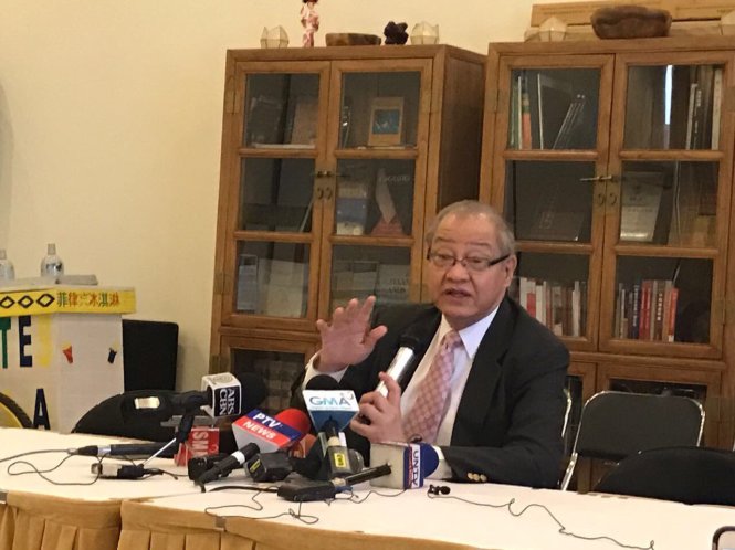 Đại sứ Philippines tại Trung Quốc Jose Santiago Sta Romana - Ảnh: Inquirer
