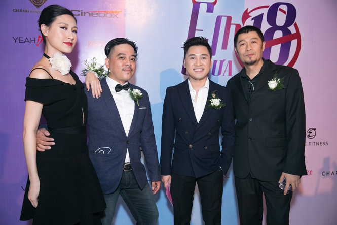 Diễ viên Kathy Uyên, đạo diễn Lê Thanh Sơn, Don Nguyễn và nhà sản xuất Charlie Nguyễn trong ngày ra mắt Em chưa 18 - Ảnh: ĐPCC