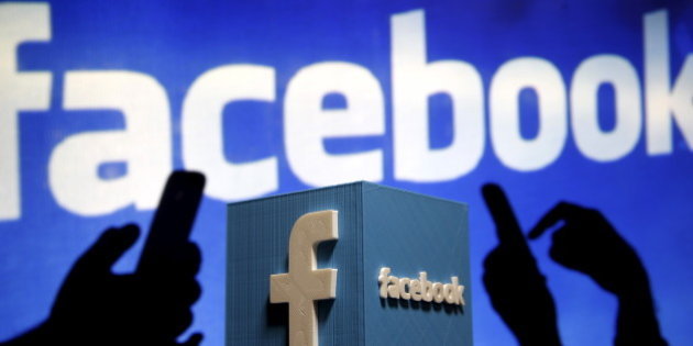 Người dùng Facebook - Ảnh: Reuters