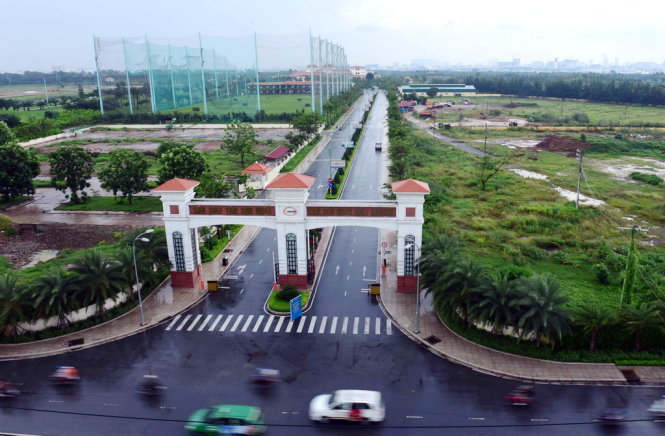 Đường vào sân golf Tân Sơn Nhất rộng thênh thang - Ảnh: Hữu Khoa