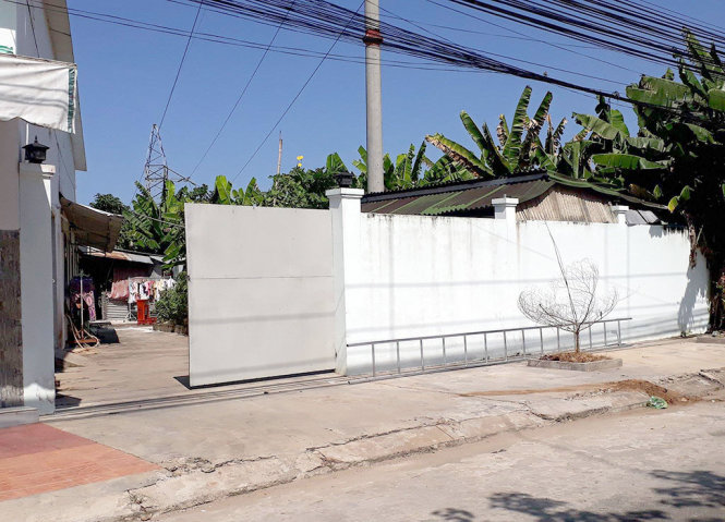 Ngôi nhà trọ nơi phát hiện ông Klaus treo cổ tự tử chết trong khốn khó - Ảnh: BỬU ĐẤU