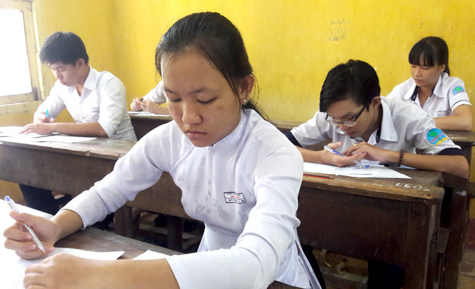 Học sinh huyện đảo Phú Quốc (Kiên Giang) sẽ thi tại đảo và máy bay sẽ đưa đề thi ra - Ảnh: DUY KHÁNH
