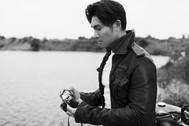Hình ảnh Nguyễn Hồng Ân trong album Tình như lá bay xa - Ảnh: Khôi Nguyên