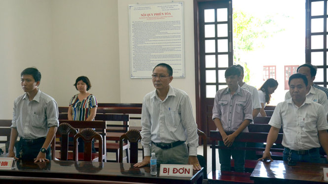 Quang cảnh phiên tòa xử vụ đòi bồi thường giữa anh Luân và Công ty cổ phần du lịch cáp treo Vũng Tàu sáng 28-6 - Ảnh: ĐÔNG HÀ