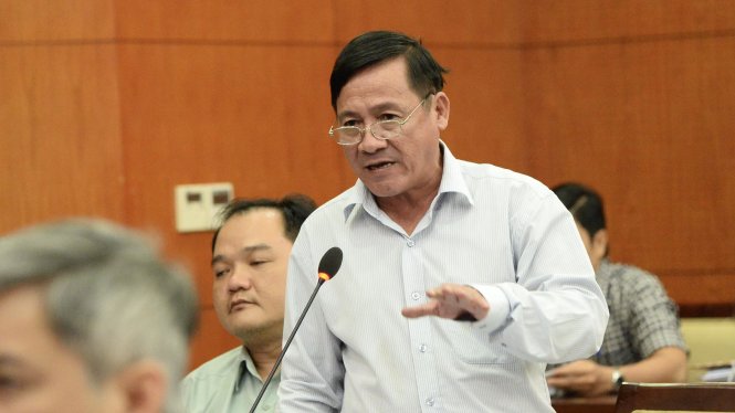 Ông Nguyễn Ngọc Công , Giám đốc  Trung tâm chống ngập TP.HCM  trả lời chất vấn các đại biểu vè dự án kênh Ba Bò, quận Thủ Đức - Ảnh Tự Trung