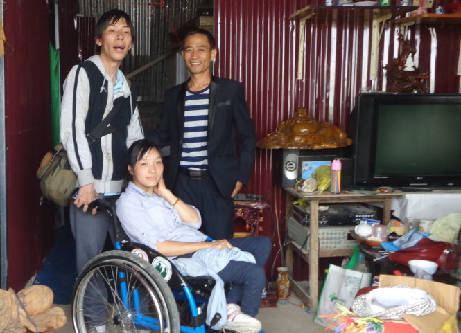 “Ảnh tôi chụp chung với hai em ở nhà em Bình” Ảnh: Tác giả cung cấp